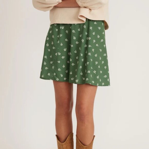 Marine Layer Dresses & Skirts - Like New Marine Layer Bonnie Mini Skirt in Green Modern Ditsy, Size 2